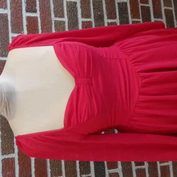 Red party dress. Flowy and beautiful size 8/10 - Picture 5 of 5